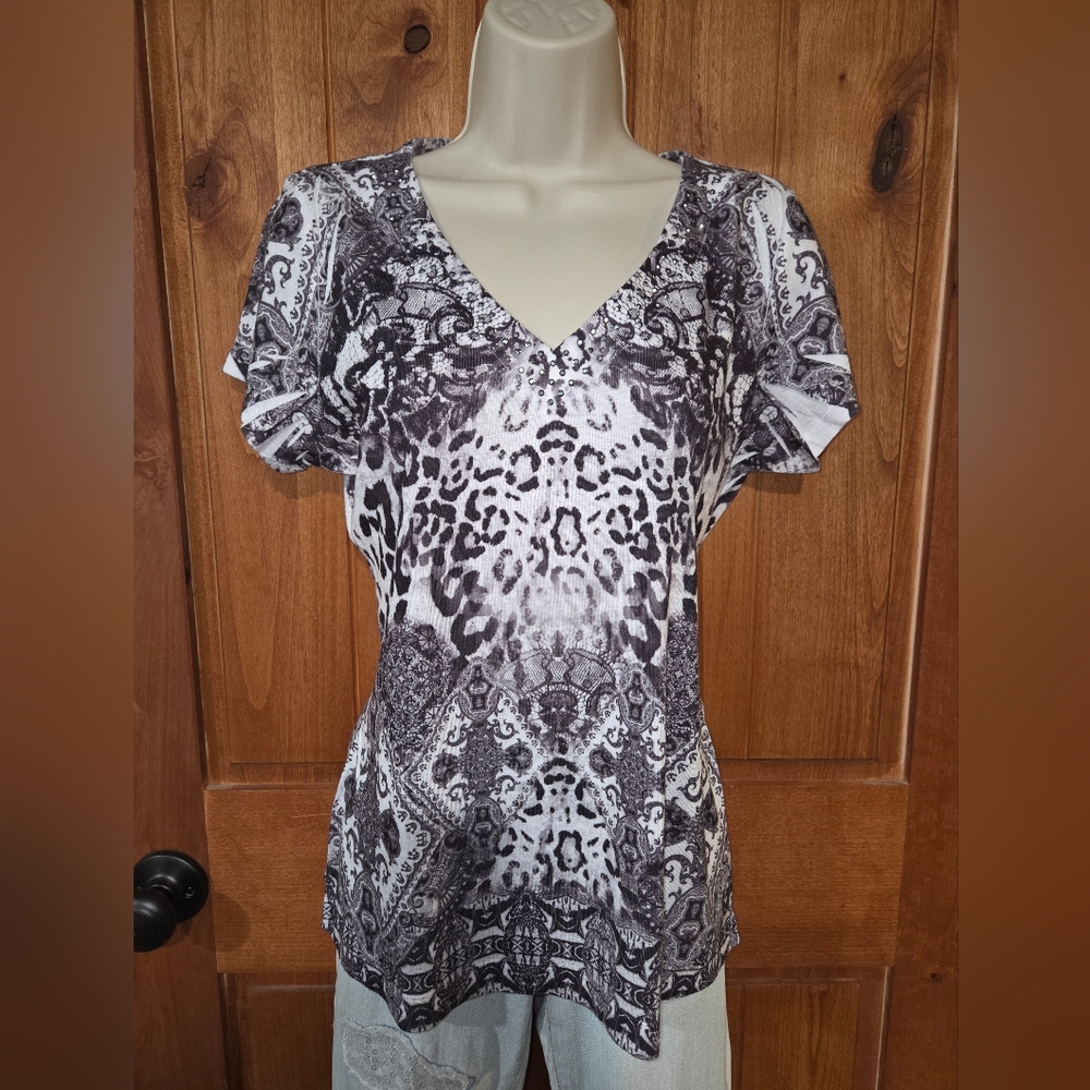 Apt. 9 Black‎ and White V-Neck Short Sleeve Top